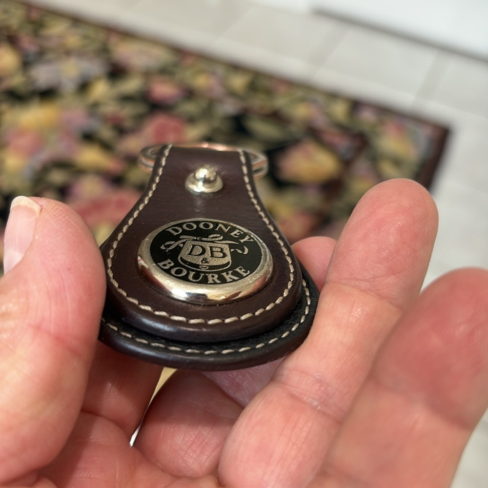 Dooney & Bourke Vintage Dark Brown Leather Key Holder with White Stitch Detail. - Picture 3 of 7